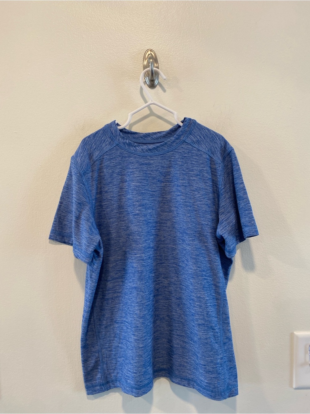 Hanna Andersson Active MadeForSun Tee shirt 
Short sleeve performance tee sz 8